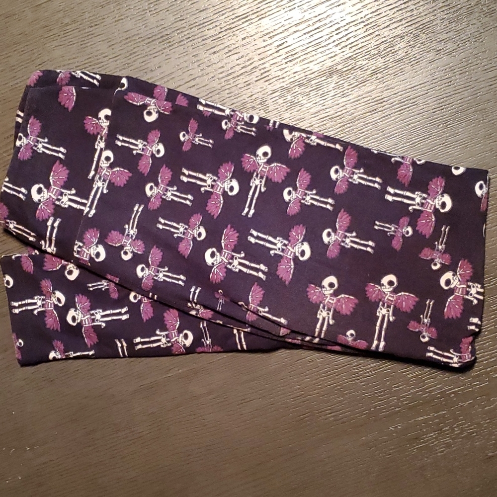 Lularoe Skull Angel Leggings